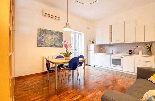 Grottaglie Apartment | Studio Apartment 'Casa Le Margherite 1' with Balcony, Wi-Fi and Air Conditioning