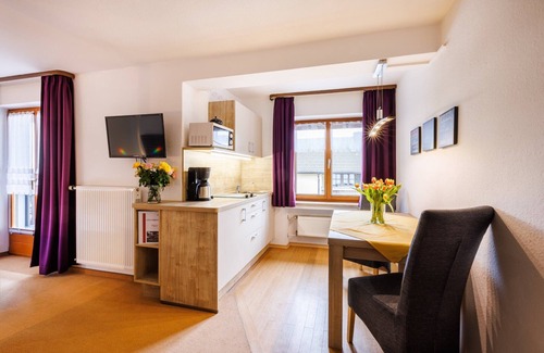 Ruhpolding Apartment | Studio Apartment 'Gästehaus Wolfgang Chiemsee -1-' with Mountain View, balcony and Wi-Fi