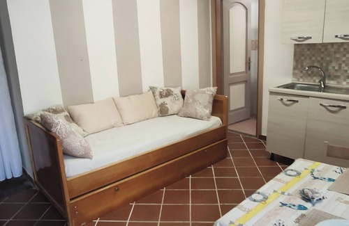 Latina Lido Villa | Studio apartment in Villa with garden