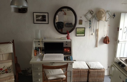 Sikinos Apartment | Studio Apartment 'Jorge House' with Private Terrace and Wi-Fi