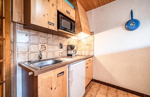 Chatel Apartment | Studio Apartment 'Le Blanchot - 4 Pers' with Mountain View, Balcony and Wi-Fi