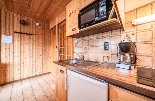 Chatel Apartment | Studio Apartment 'Le Blanchot - 4 Pers' with Mountain View, Balcony and Wi-Fi