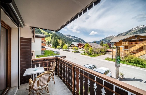 Chatel Apartment | Studio Apartment 'Le Blanchot - 4 Pers' with Mountain View, Balcony and Wi-Fi