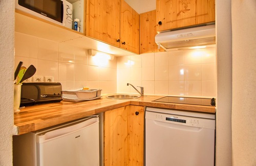 Chamrousse Apartment | Studio Apartment 'Les Myrtilles' with Balcony