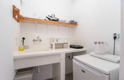Paros Apartment | Studio Apartment 'Livadia Seaside Studios 12' with Shared Terrace, Wi-Fi and Air Conditioning