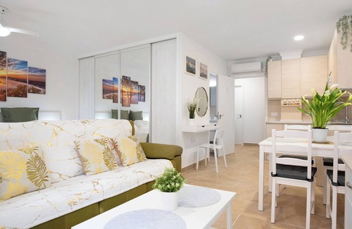 Barbate Apartment | Studio Apartment "Loft Centro Historico Barbate" close to the Sea with Wi-Fi