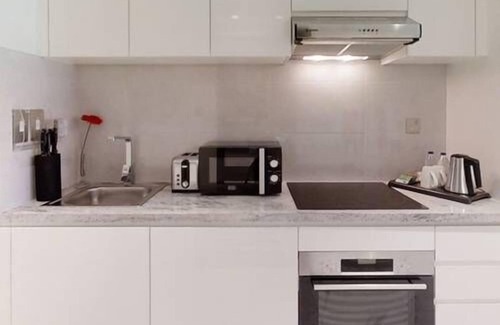 Al Mankhool Apartment | Studio Apartment Near Al Maya Supermarket By Luxury Bookings AD