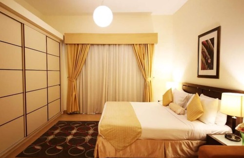 Al Mankhool House | Studio Apartment Near Burjuman Metro By Luxury Bookings