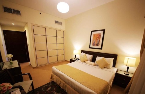 Al Mankhool House | Studio Apartment Near Burjuman Metro By Luxury Bookings