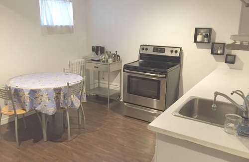 Harbord Village Apartment | Studio Apartment near the heart of downtown Toronto.