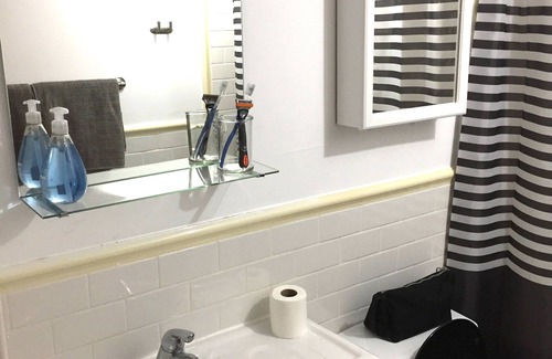 Harbord Village Apartment | Studio Apartment near the heart of downtown Toronto.