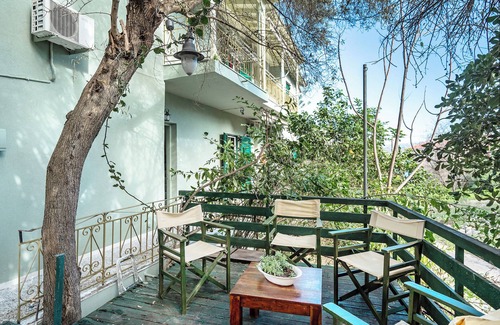 Nikiana Apartment | Studio Apartment 'Old Boat Single Studio' with Sea View, Wi-Fi and Air Conditioning