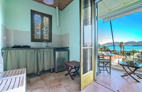 Nikiana Apartment | Studio Apartment 'Old Boat Double 10' with Sea View, Wi-Fi and Air Conditioning