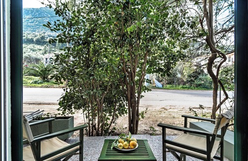 Nikiana Apartment | Studio Apartment 'Old Boat Double Studio 1' with Sea View, Wi-Fi and Air Conditioning