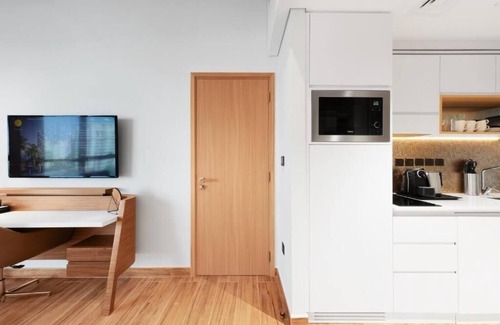 Palm Jumeirah Hotel | Studio Apartment On Palm Jumeirah By E R