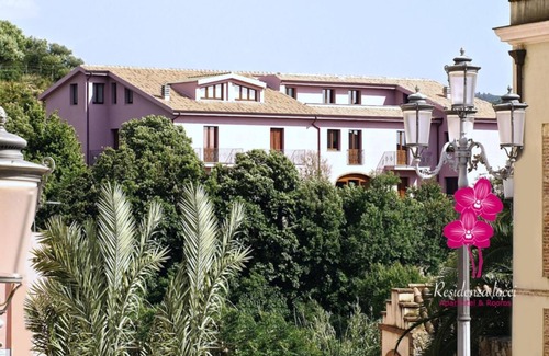 Teulada Apartment | Studio apartment surrounded by greenery a stone's throw from the historic center