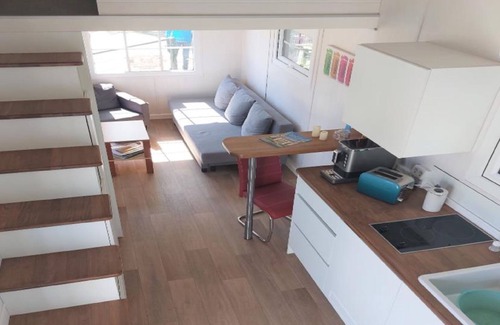 Priort House | Studio Apartment "Tiny House Paradies" with Private Terrace, Shared Garden & Wi-Fi