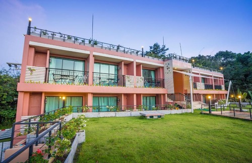 Kathu Resort | Studio apartments on a hill