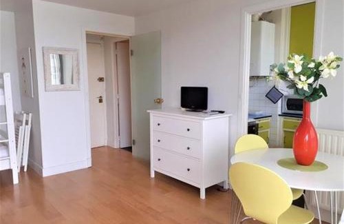 La Baule-Escoublac Apartment | Studio au pied de la plage à La Baule avec balcon et toutes commodités! - FR-1-392-158
