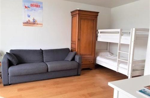 La Baule-Escoublac Apartment | Studio au pied de la plage à La Baule avec balcon et toutes commodités! - FR-1-392-158