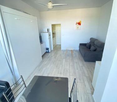 Roses Apartment | Studio avec Piscine et Parking