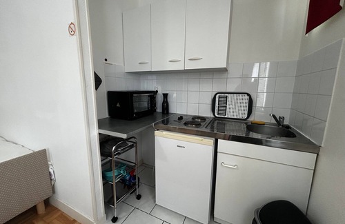La Roche-Posay Apartment | Studio between spa and downtown with garden, parking and WIFI
