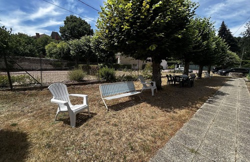 La Roche-Posay Apartment | Studio between spa and downtown with garden, parking and WIFI