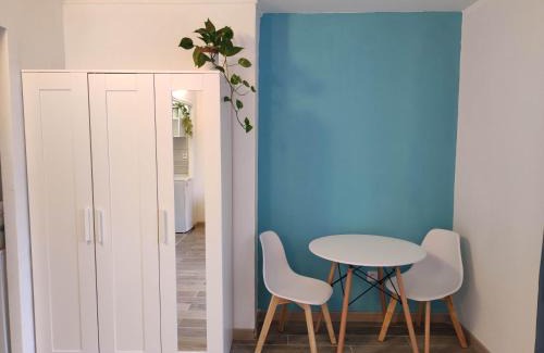 1st Arrondissement Apartment | STUDIO BLEU en face de la gare 10mn au vieux port