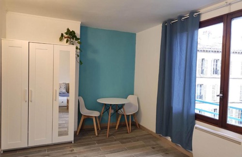 1st Arrondissement Apartment | STUDIO BLEU en face de la gare 10mn au vieux port