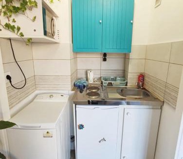 1st Arrondissement Apartment | STUDIO BLEU en face de la gare 10mn au vieux port