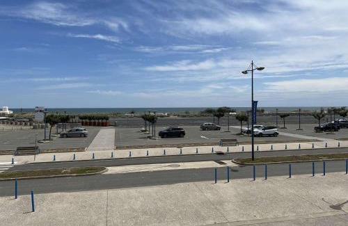 Saint-Pierre-la-Mer Apartment | Studio bord de mer, parking, animaux admis - FR-1-229D-226