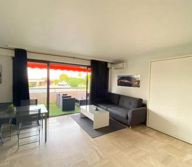 La Bocca Apartment | Studio bord de mer avec parking privé