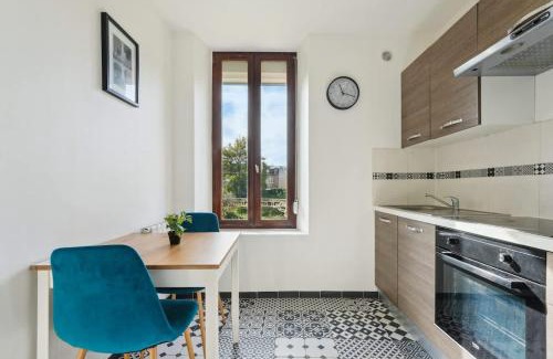 Charleville-Mezieres Apartment | Studio budget avec parking