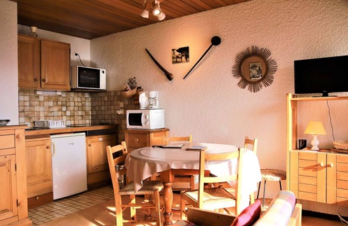 Auris Apartment | Studio cabin at foot of slopes, balcony, parking, pets allowed