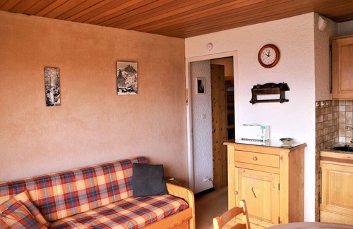 Auris Apartment | Studio cabin at foot of slopes, balcony, parking, pets allowed