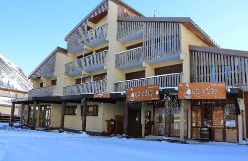 Auris Apartment | Studio cabin at foot of slopes, balcony, parking, pets allowed