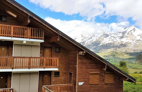 La Joue du Loup Apartment | Studio cabin for 4, terrace, parking, pets allowed