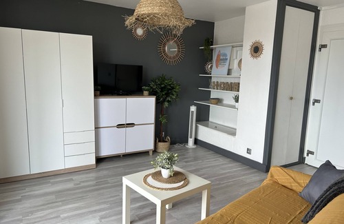 Cap d'Agde Apartment | Studio cabin for 4 people with private parking, 300m from the beach