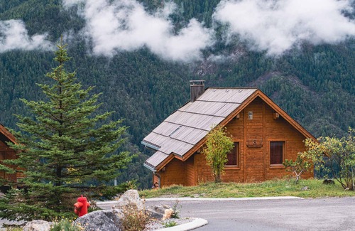 Pra Loup Apartment | Studio cabin for 6 with balcony, parking and ski locker