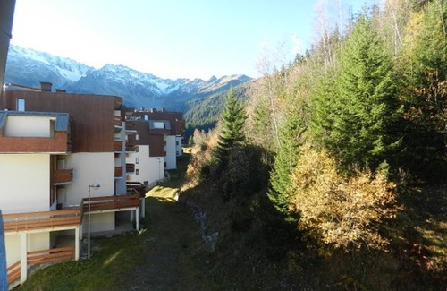 La Ferriere Apartment | Studio cabin in Le Pleynet with balcony, near the slopes