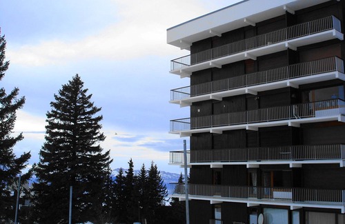 Chamrousse Apartment | Studio cabin near slopes with kitchenette