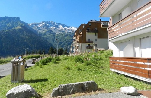 Le Pleynet Apartment | Studio cabin near slopes with balcony, elevator, and ski locker