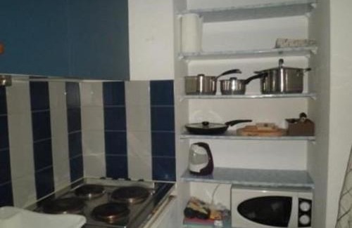 Frejus Plage Apartment | Studio cabine à 200m de Port Fréjus, plage, commerces, terrasse, 4 couchages, ménage inclus - FR-1-226A-31