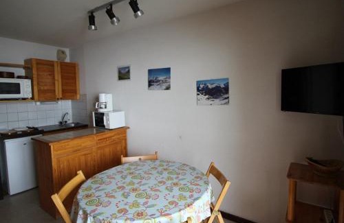 Auris Apartment | Studio cabine 4 pers, à 400m des pistes - Auris en Oisans - FR-1-297-52