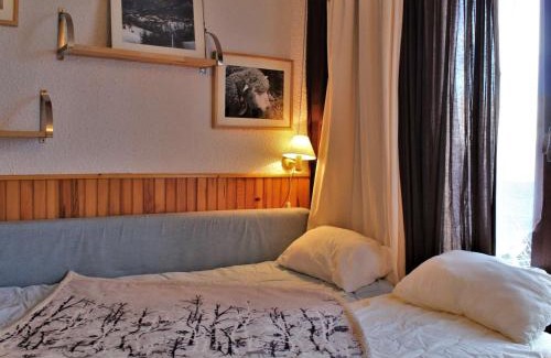 Risoul Apartment | Studio cabine au pied des pistes avec piscine et tennis, 4 couchages, animaux acceptés - FR-1-330-169