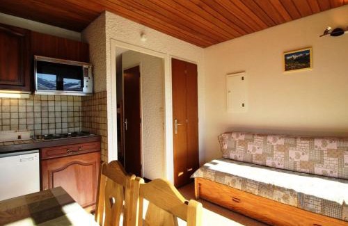 Auris Apartment | Studio cabine au pied des pistes avec balcon et parking gratuit, proche commerces - Auris en Oisans - FR-1-297-69