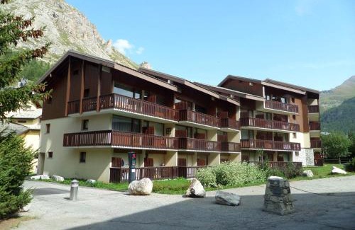 Val-d'Isere Apartment | Studio cabine avec mezzanine à 300m du centre et 450m des pistes à Val d'Isère - FR-1-411-61
