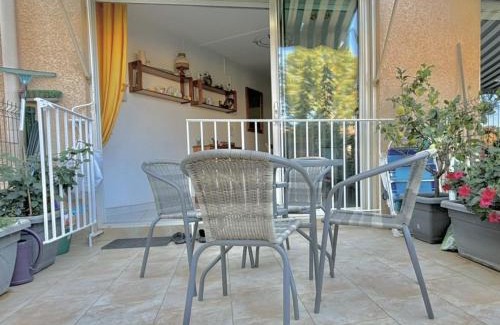 Miramar Apartment | Studio cabine 2 couchages proche plage à La Londe-les-Maures - FR-1-826-4