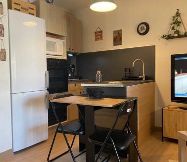 Le Couchant Apartment | Studio cabine moderne - parking & terrasse