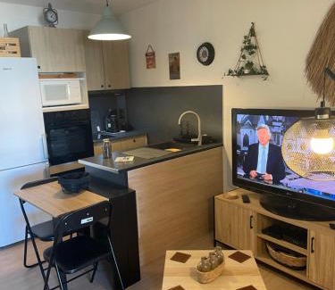 Le Couchant Apartment | Studio cabine moderne - parking & terrasse